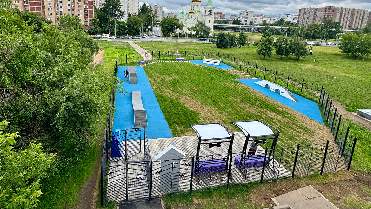 Площадка для выгула собак на Волжском бульваре (ЮВАО, Текстильщики)