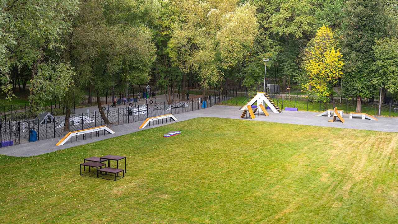 Площадка для выгула собак на улице Клинская (САО, Ховрино)